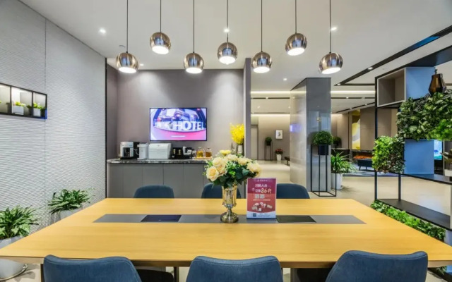 Homeinn Selected Hotel (Changsha Xindaxin Wu Yi Square Subway Station)