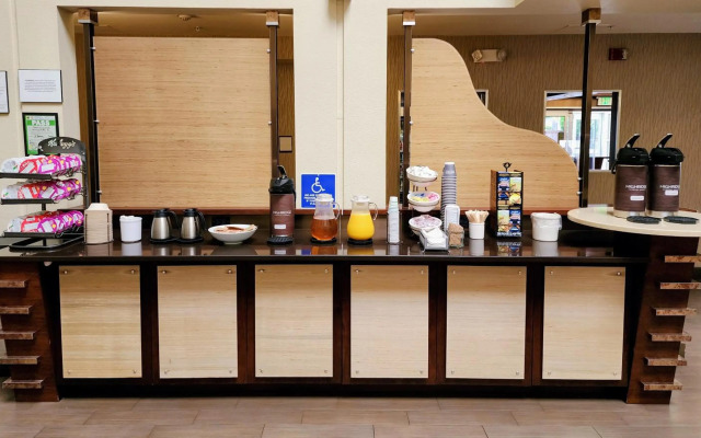 Country Inn & Suites by Radisson, San Carlos, CA