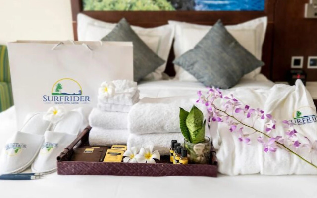 Surfrider Resort Hotel