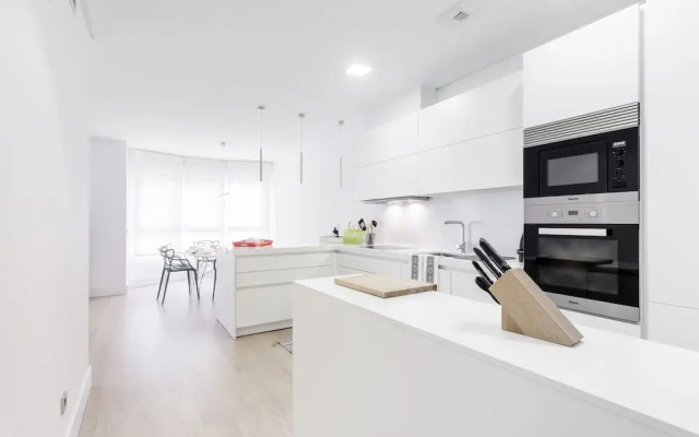 Velazquez Apartments by FlatSweetHome