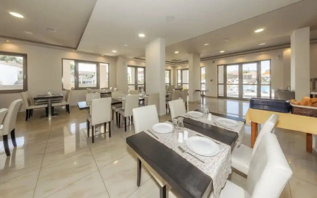 Karras Annex (Maria Studios & Apartments)