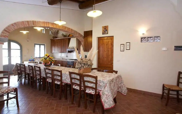 Elegant Castle Stay With Pool