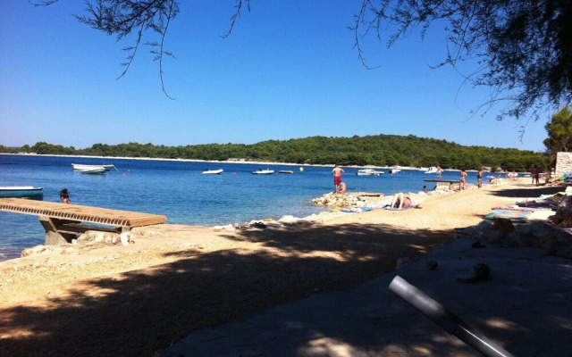 Glory - 100m From Beach - A1