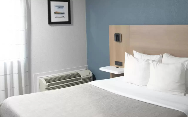 Howard Johnson by Wyndham Portland Airport