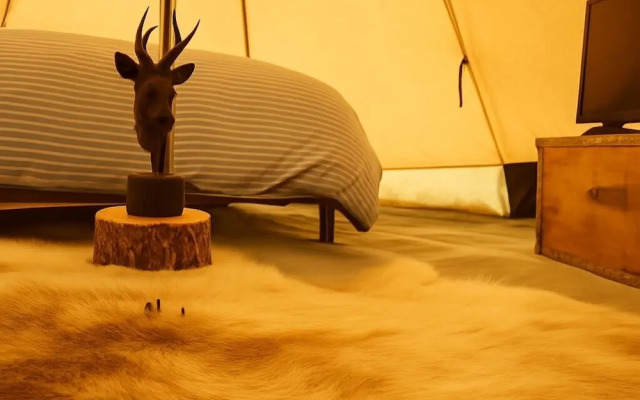 Cozy Wigwam With Heating & tv