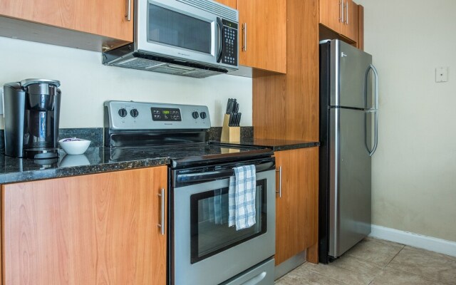 Sunny Apartments near Beach by Frontdesk