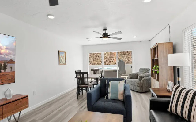 Touch of Class Stunning 5 Bdr!