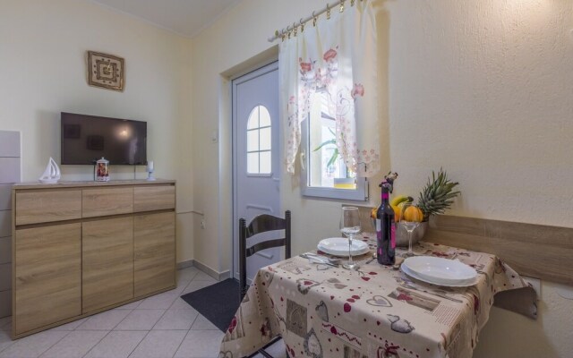 Apartment Mira