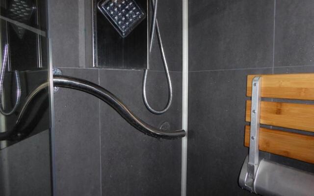 Les Pucines T2 bas de villa