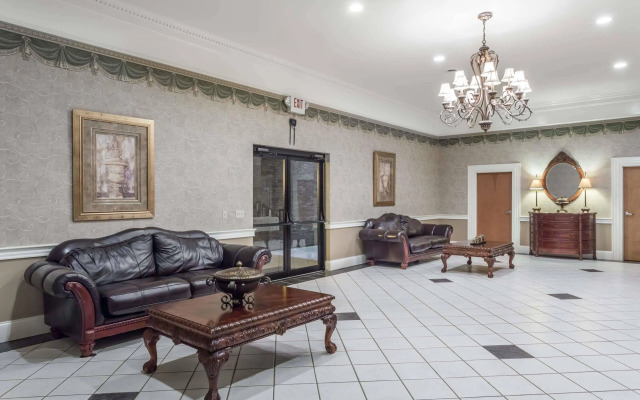 Comfort Inn Huntington near University area