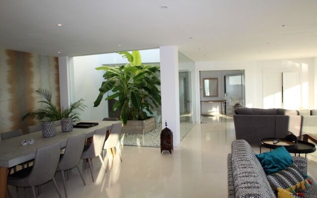 Waterfront Villa Las Golondrinas