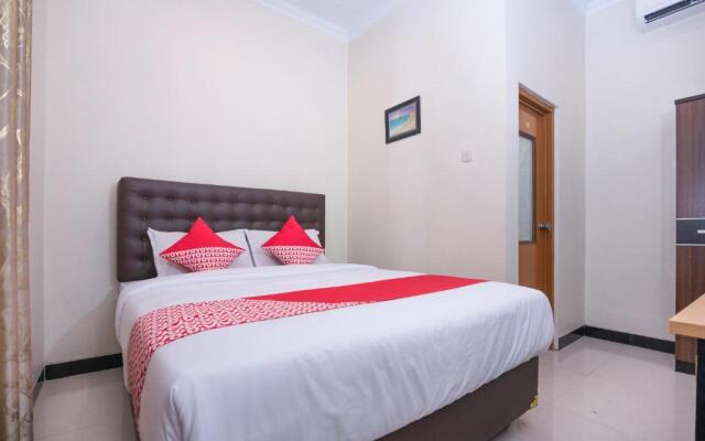 Super OYO 1226 Al Abror Homestay