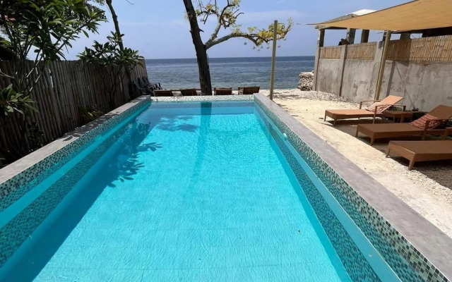 Southseas Beach Resort and Dive Center