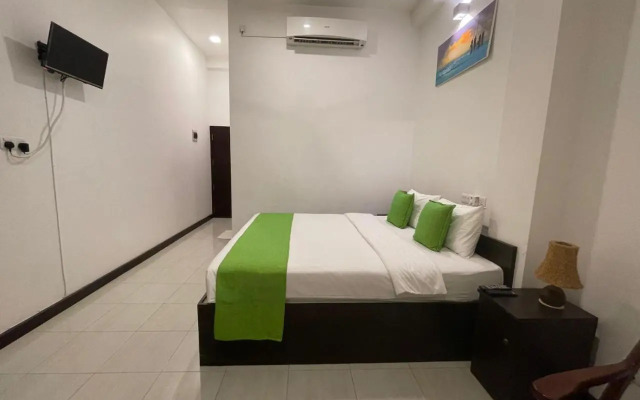 Hikka Holiday Inn