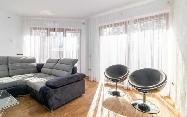 Gentle Brezze Apartment, By Cohost