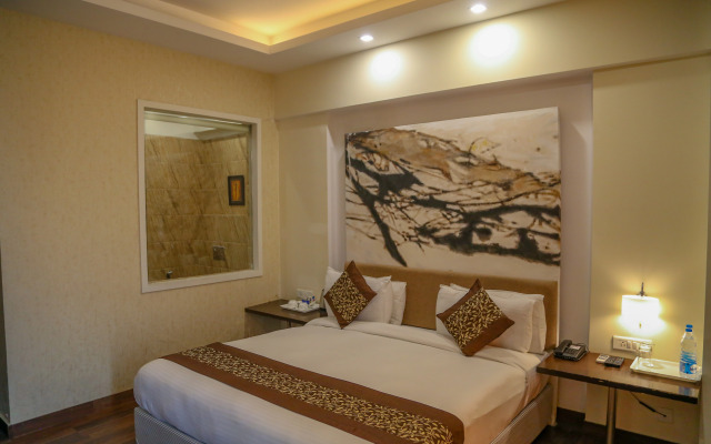 Four Leaf Hotel, Budaun