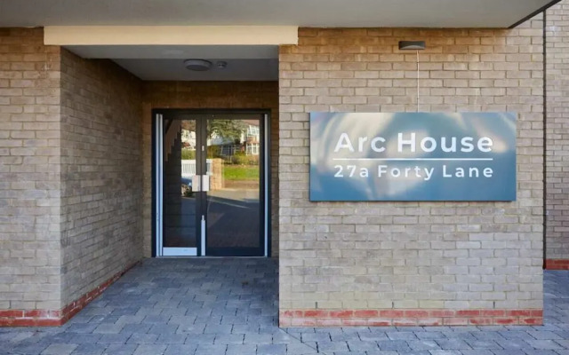 The Wembley Park Gem - Lovely 2bdr Flat With Balcony