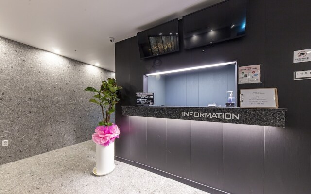 Wall Hotel Cheonan Cheongsu