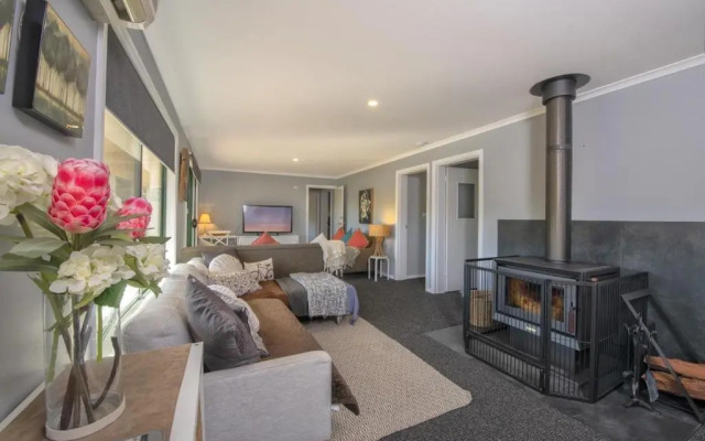 East Jindabyne- Cavallino 4 bedroom home