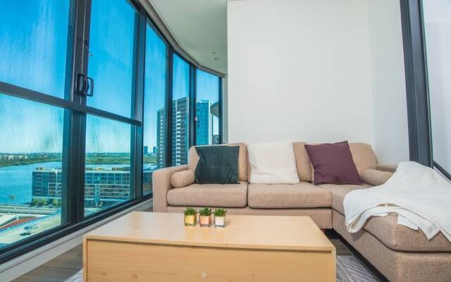 Stunning Waterview Stylish Waterfront Apt In Wwp