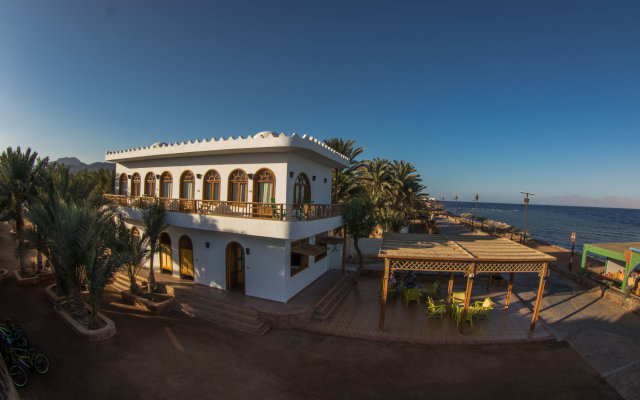 Shams Hotel & Dive Centre