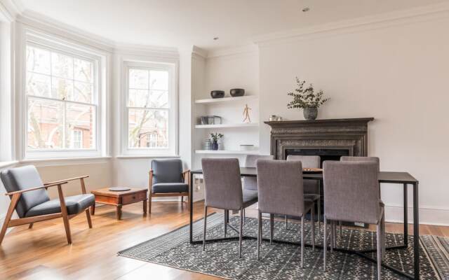 Eson2 - Charming 3 Bedroom Flat in Chelsea