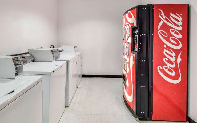 Motel 6 Cleburne, TX