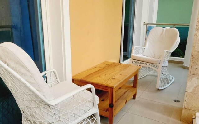 2 Minute Walk to Beach 1bdrm Condo with Pool