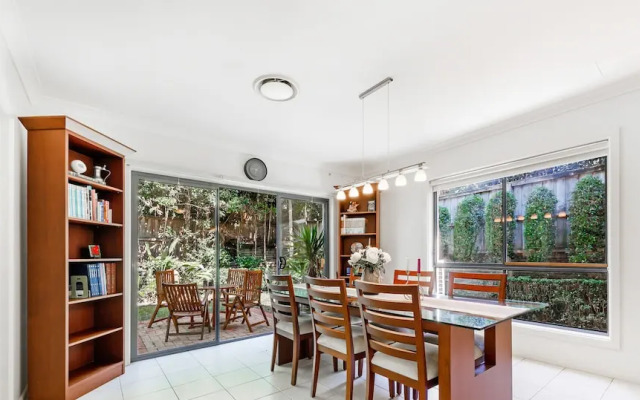 Kozyguru | Westleigh | 4 Bed Room | Free Parking