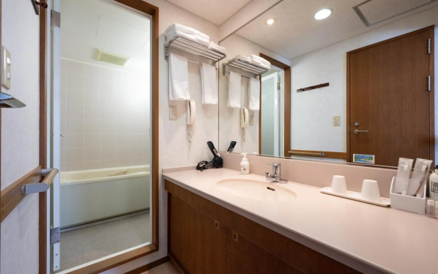 Ise Pearl Pier Hotel