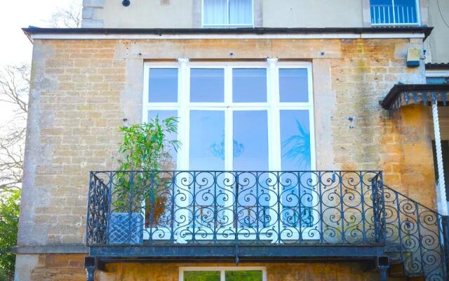 The Georgian Manor Apartment - Central Frome