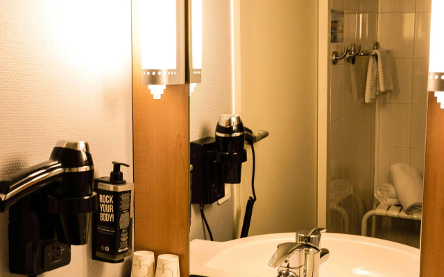 Hôtel ibis Annecy Centre Vieille Ville