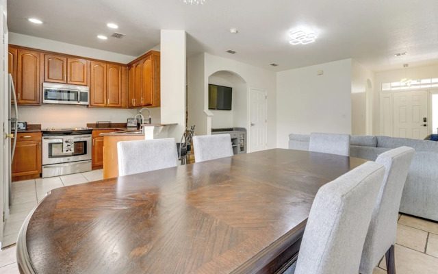 Pool, Hot Tub & Theatre Access: Kissimmee Gem