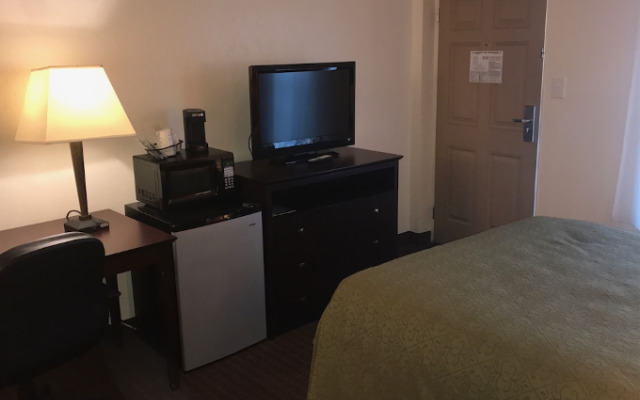 Days Inn by Wyndham Cave City