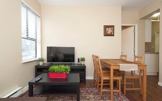 Cozy 2BR in Downtown Vancouver by Namastay