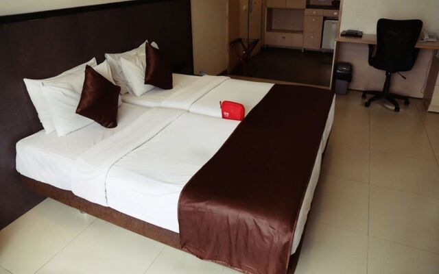OYO 697 The Sirona Hotel