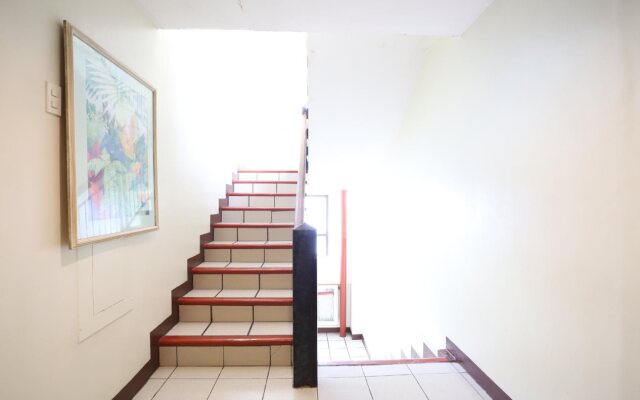 OYO 210 Apple Tree Suites