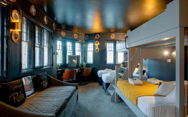 The Lombard House - Sleeps Up To 12