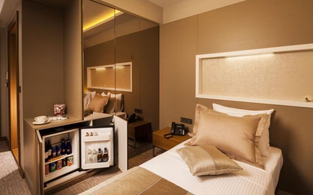 Majura Hotel