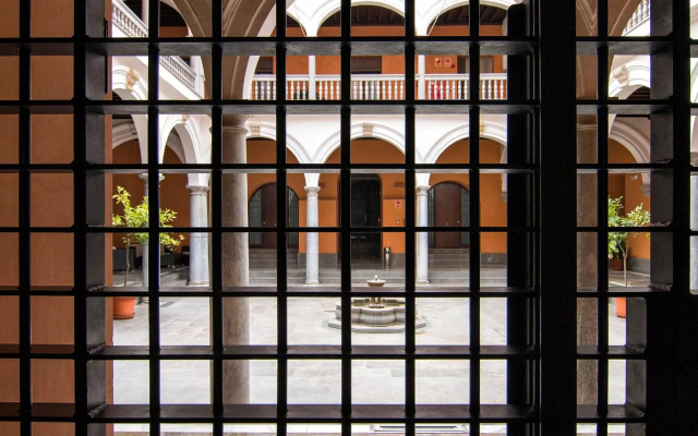 APARTAMENTOS DELUXE PALACIO DE LOS JERÓNIMOS free parking — Granada
