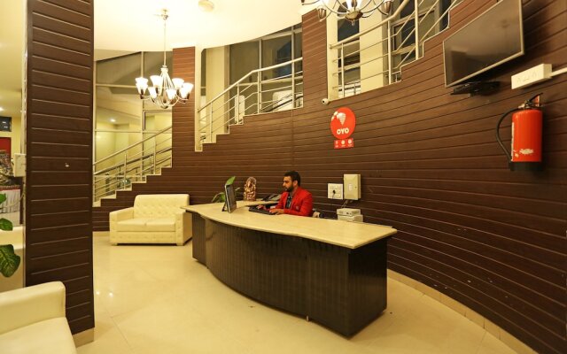 OYO 8983 Royal Inn