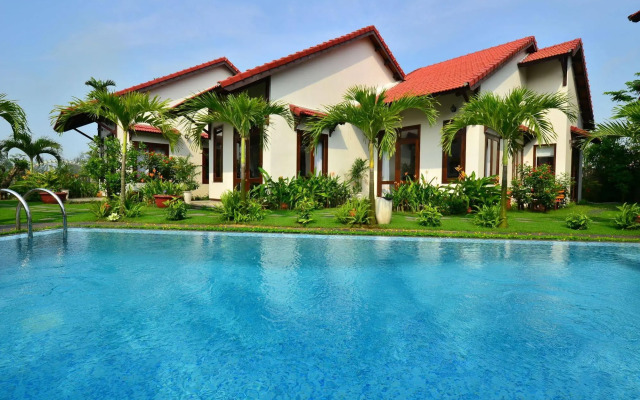 Van Lan Riviera Villas