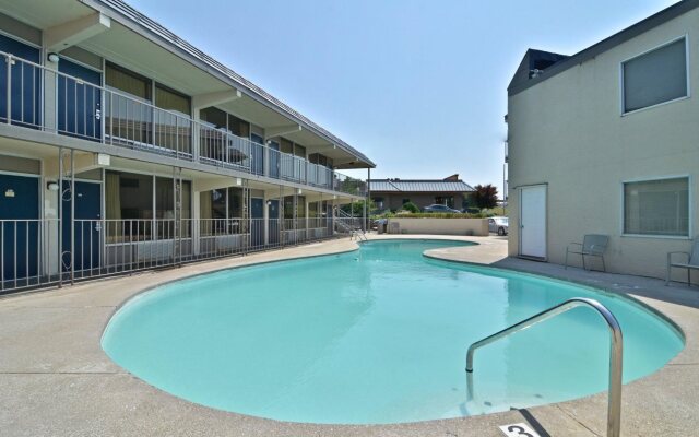Alcoa Inn