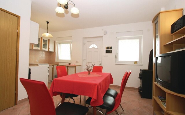 Awesome Home in Pula With 4 Bedrooms and Wifi