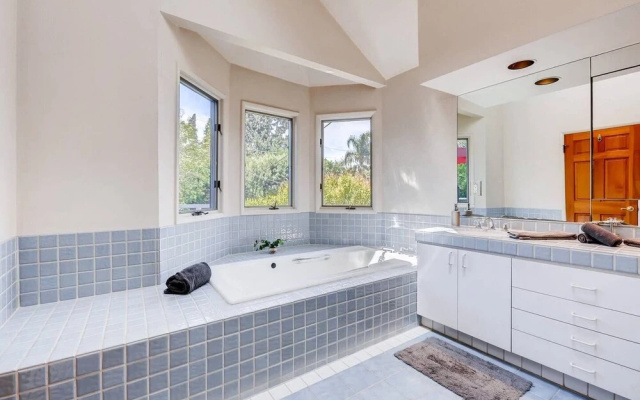 Amazing Quiet & Serene West Hollywood 5 Bedroom House Near Everything! (K1)