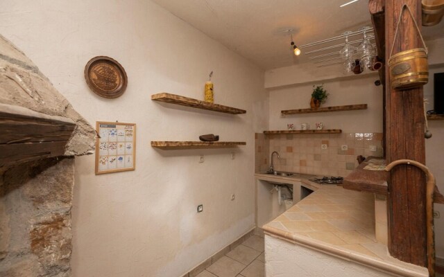 Awesome Home in Baska Voda With Wifi and 2 Bedrooms