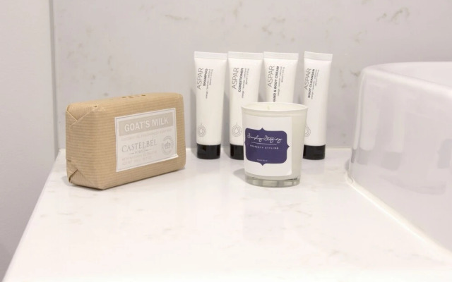 Urban Rest - The Conservatory