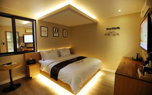 Two Heart Hotel