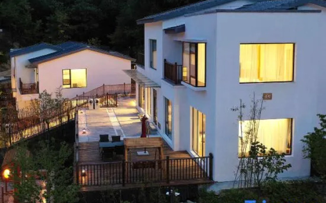 Wujian Blossom House