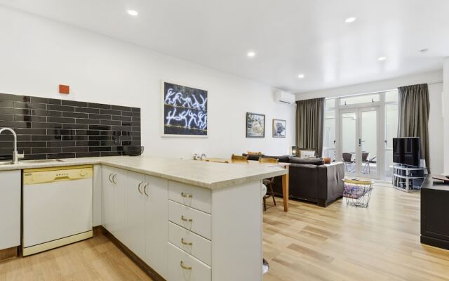 CBD Spacious 3 Storey Terrace House